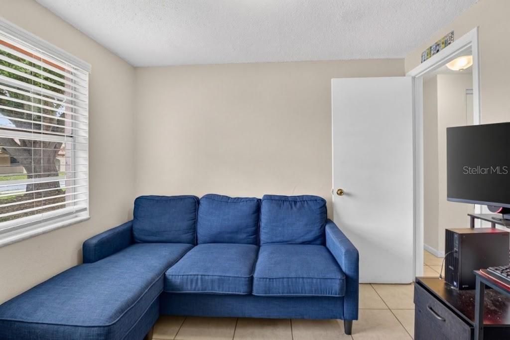 For Sale: $279,900 (4 beds, 1 baths, 1302 Square Feet)