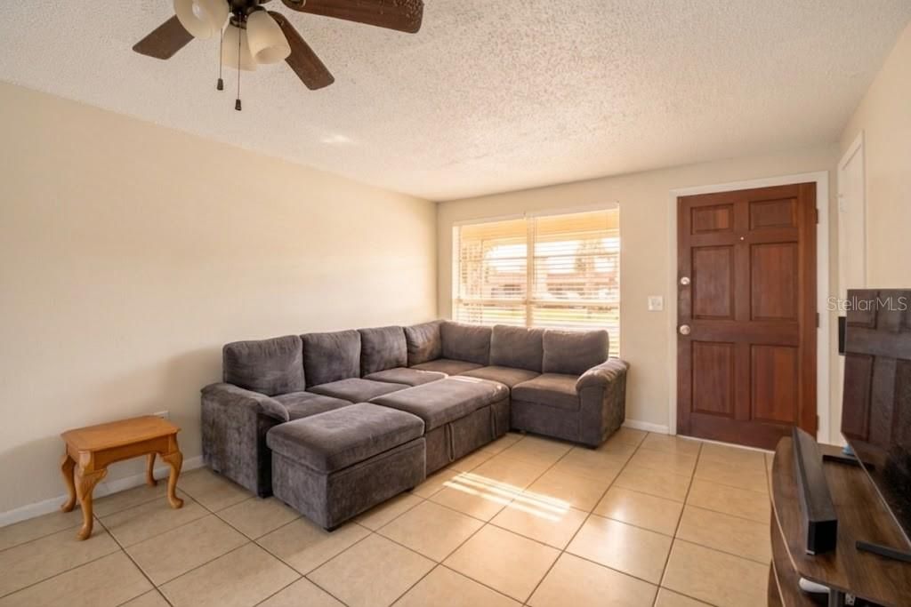 For Sale: $279,900 (4 beds, 1 baths, 1302 Square Feet)