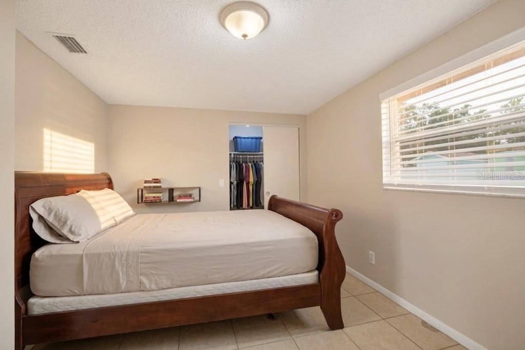 For Sale: $279,900 (4 beds, 1 baths, 1302 Square Feet)