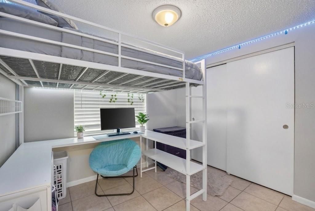 For Sale: $279,900 (4 beds, 1 baths, 1302 Square Feet)