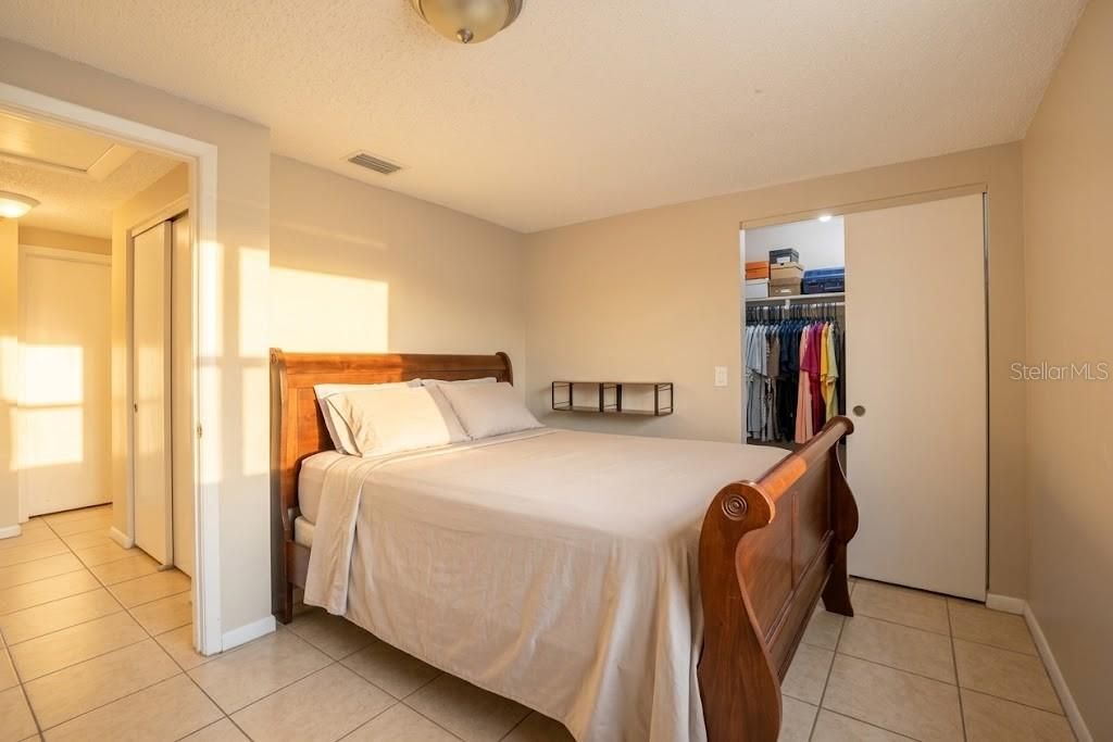 For Sale: $279,900 (4 beds, 1 baths, 1302 Square Feet)