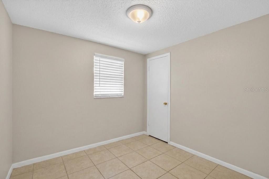 For Sale: $279,900 (4 beds, 1 baths, 1302 Square Feet)