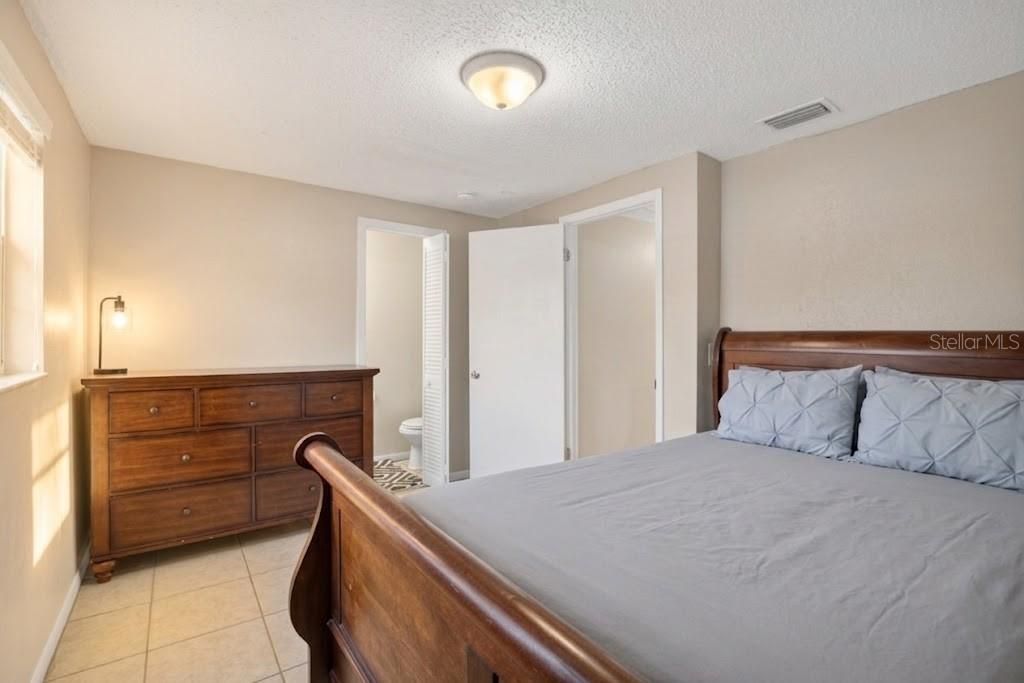 For Sale: $279,900 (4 beds, 1 baths, 1302 Square Feet)