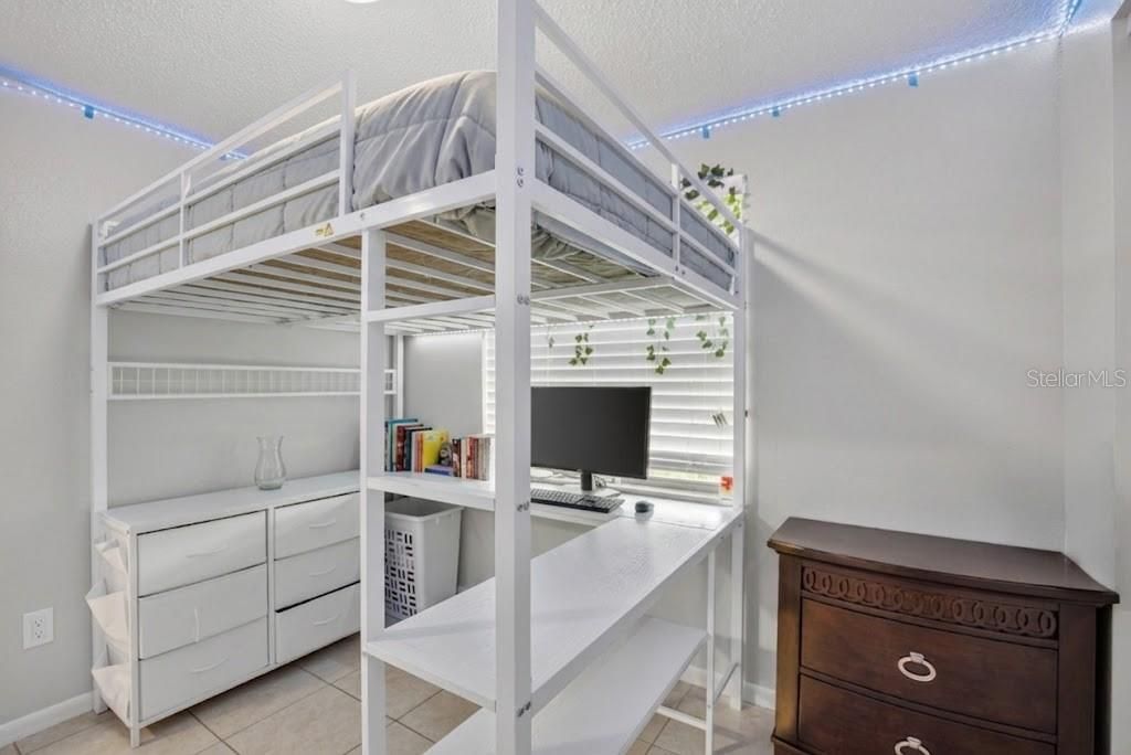 For Sale: $279,900 (4 beds, 1 baths, 1302 Square Feet)