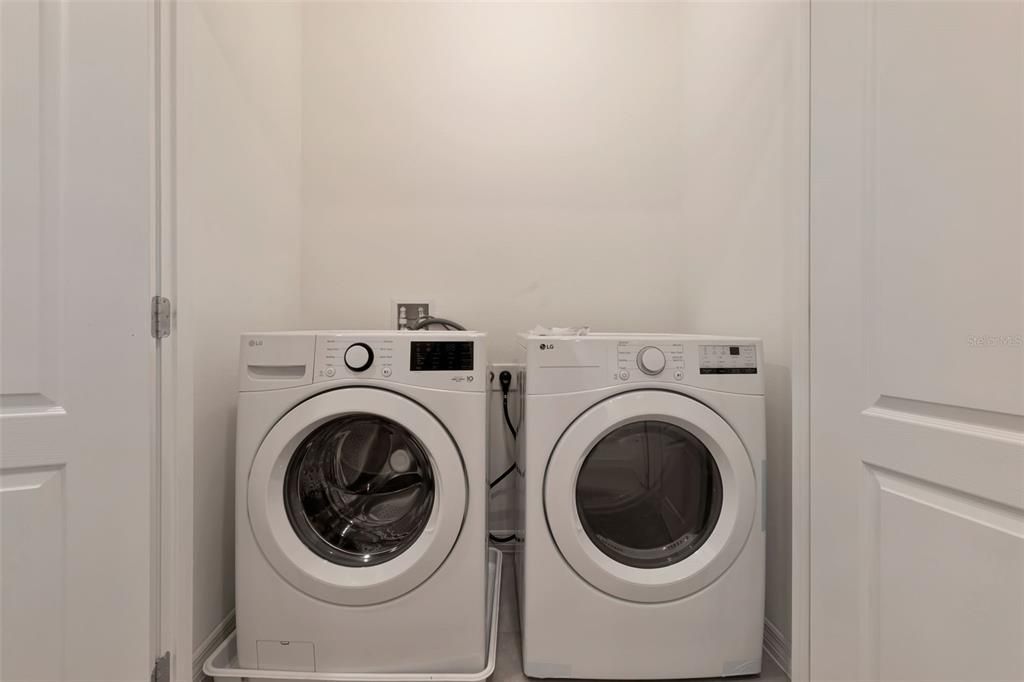 На продажу: $259,990 (3 спален, 2 ванн, 1692 Квадратных фут)