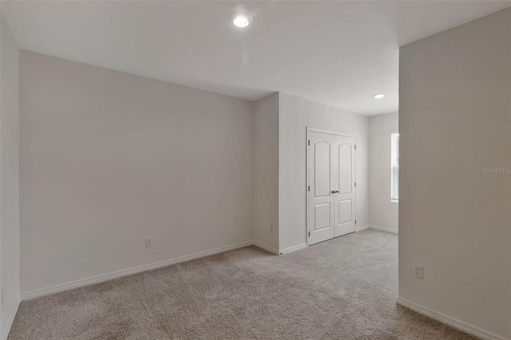 На продажу: $259,990 (3 спален, 2 ванн, 1692 Квадратных фут)