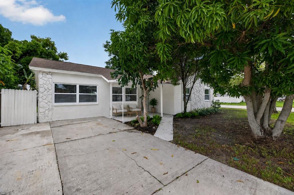 Active With Contract: $429,000 (3 beds, 2 baths, 1455 Square Feet)