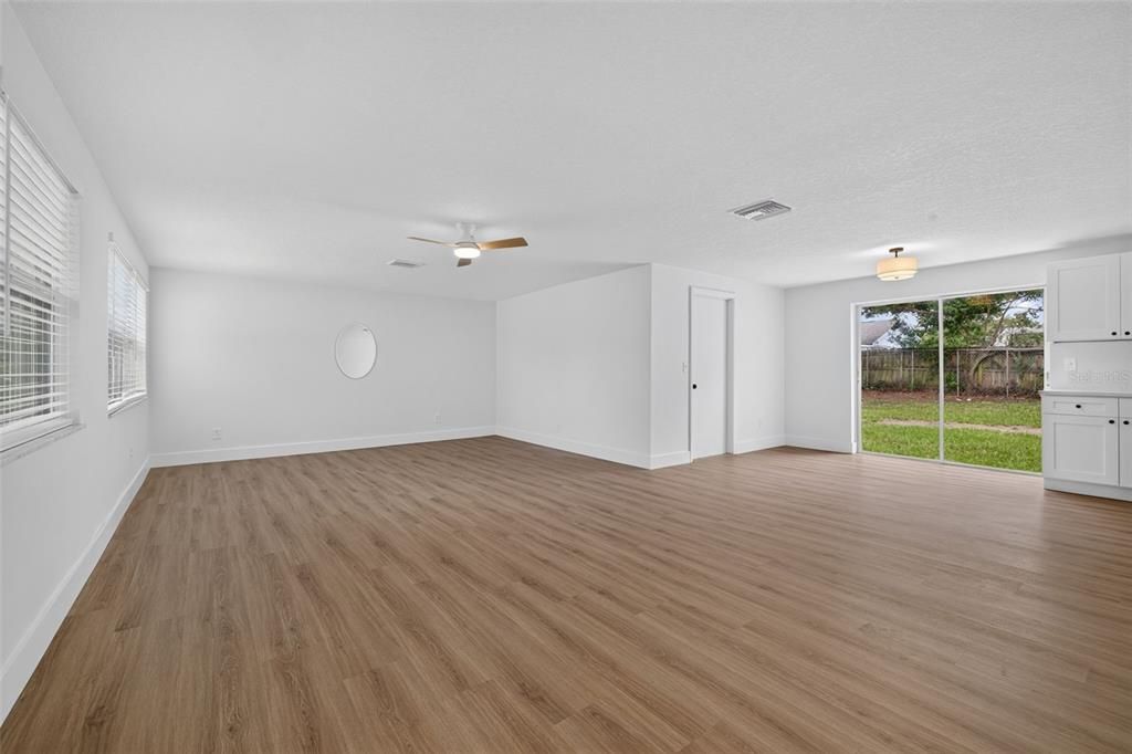 Active With Contract: $429,000 (3 beds, 2 baths, 1455 Square Feet)