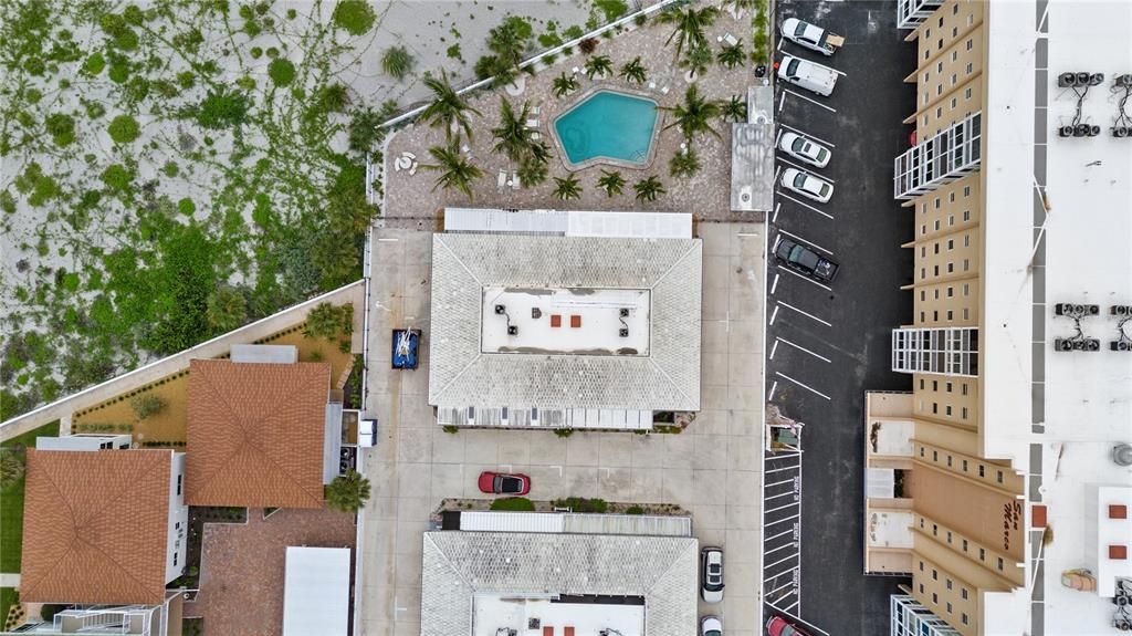 For Sale: $299,900 (2 beds, 2 baths, 851 Square Feet)