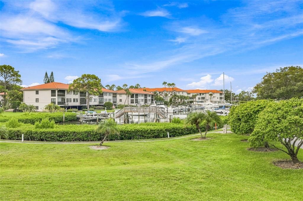 En Venta: $350,000 (2 camas, 2 baños, 1065 Pies cuadrados)