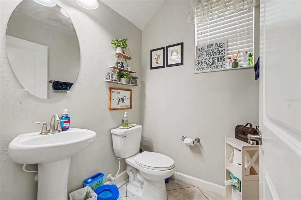 For Sale: $420,000 (5 beds, 3 baths, 2471 Square Feet)