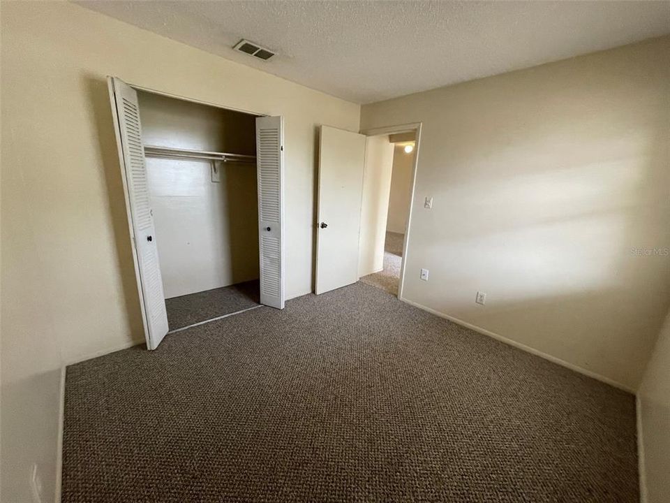 For Rent: $1,100 (2 beds, 1 baths, 818 Square Feet)