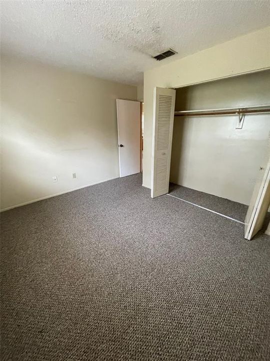 For Rent: $1,100 (2 beds, 1 baths, 818 Square Feet)