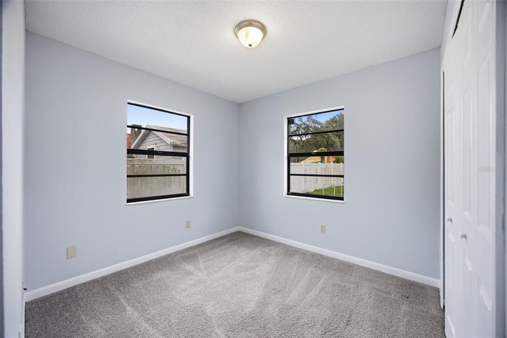 For Rent: $1,900 (2 beds, 1 baths, 720 Square Feet)