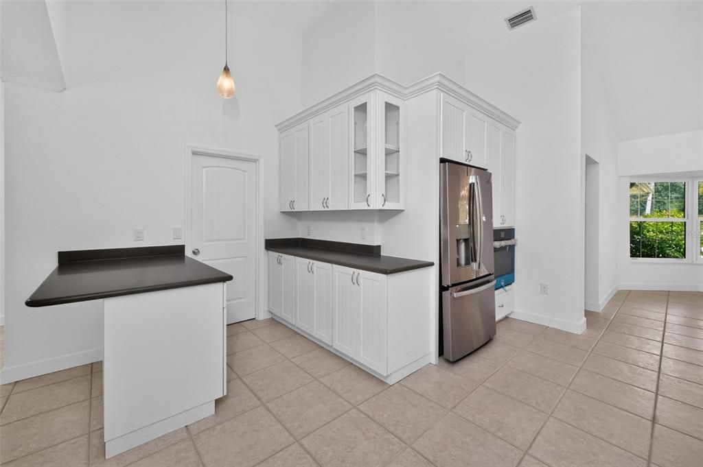For Sale: $1,000,000 (3 beds, 3 baths, 2614 Square Feet)