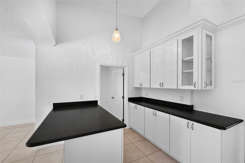 For Sale: $1,000,000 (3 beds, 3 baths, 2614 Square Feet)