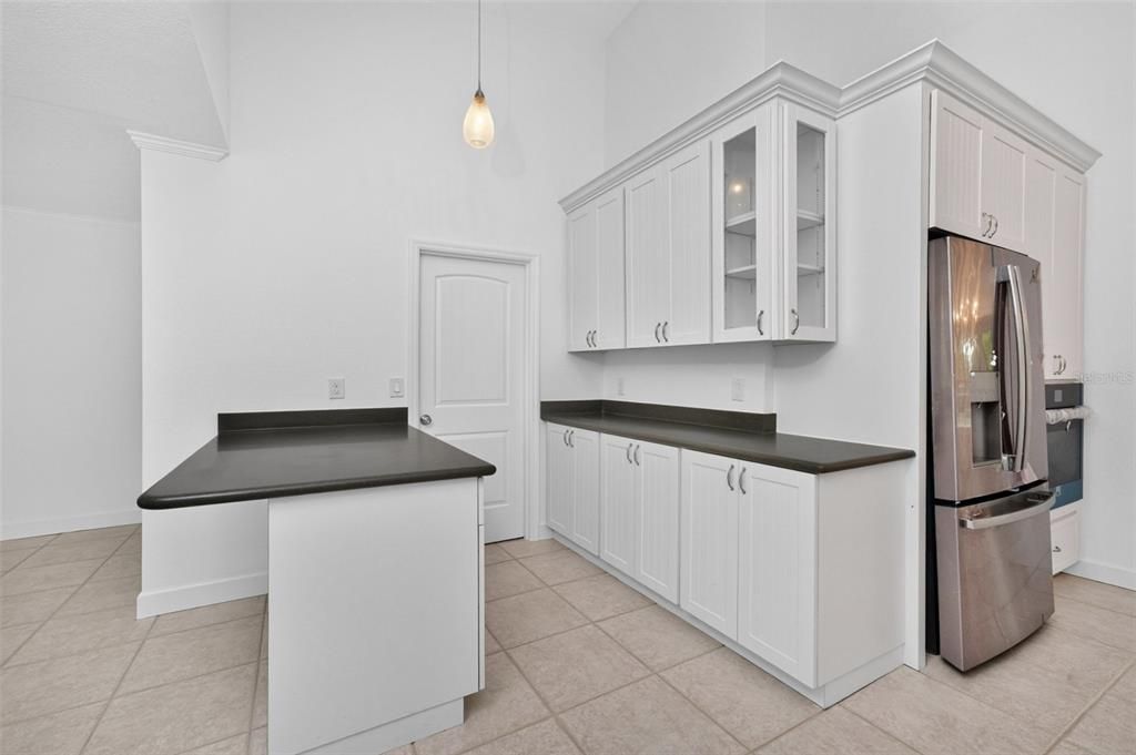 For Sale: $1,000,000 (3 beds, 3 baths, 2614 Square Feet)