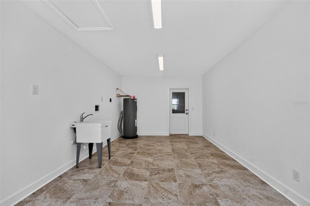 For Sale: $1,000,000 (3 beds, 3 baths, 2614 Square Feet)