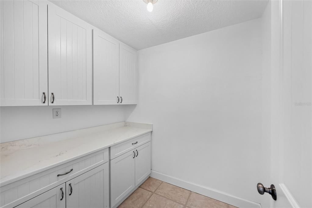 For Sale: $1,000,000 (3 beds, 3 baths, 2614 Square Feet)