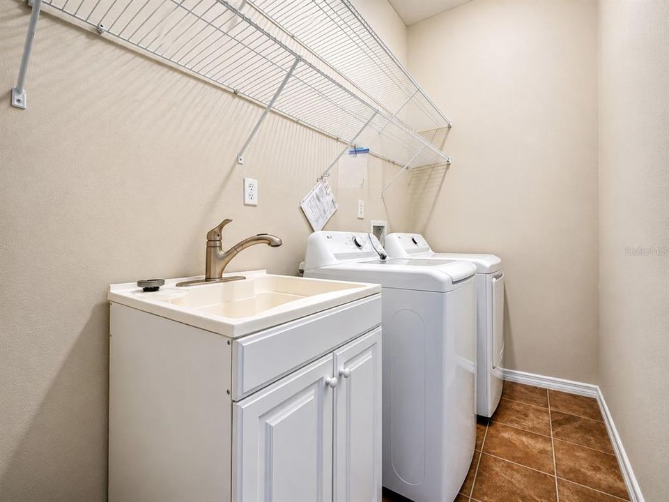 Activo con contrato: $284,000 (3 camas, 2 baños, 1284 Pies cuadrados)