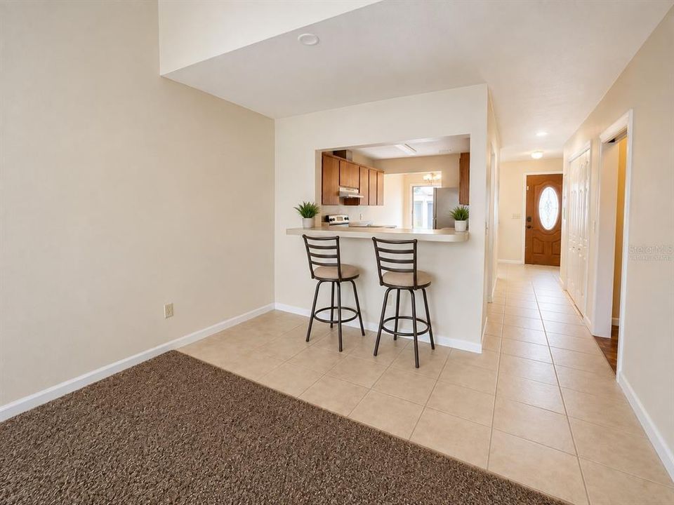 Activo con contrato: $284,000 (3 camas, 2 baños, 1284 Pies cuadrados)