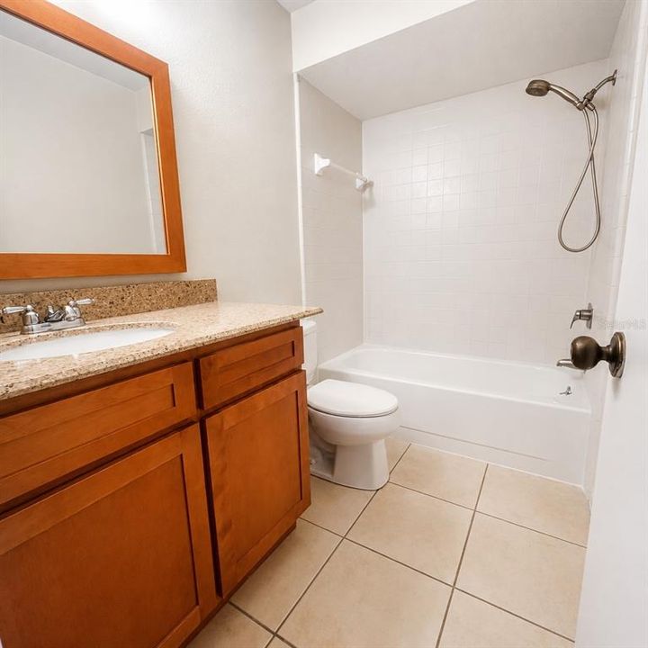 Activo con contrato: $284,000 (3 camas, 2 baños, 1284 Pies cuadrados)
