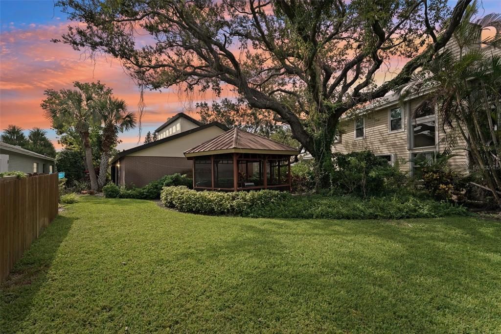 For Sale: $599,000 (3 beds, 2 baths, 1952 Square Feet)