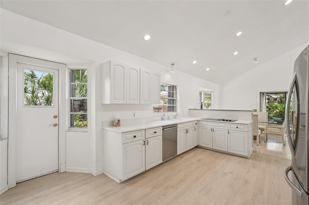 For Sale: $599,000 (3 beds, 2 baths, 1952 Square Feet)