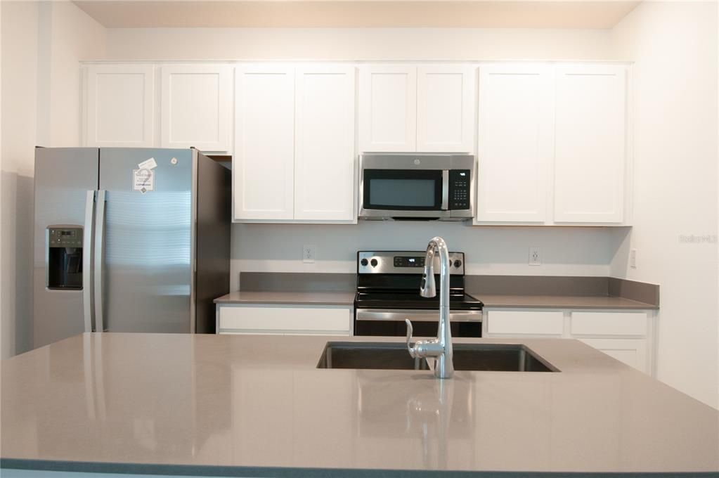 For Rent: $2,800 (3 beds, 2 baths, 1599 Square Feet)