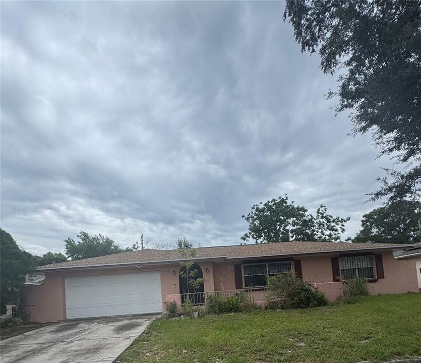 Active With Contract: $335,000 (3 beds, 2 baths, 1596 Square Feet)