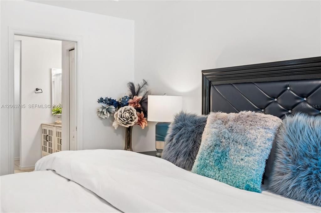 For Rent: $9,000 (3 beds, 2 baths, 1645 Square Feet)