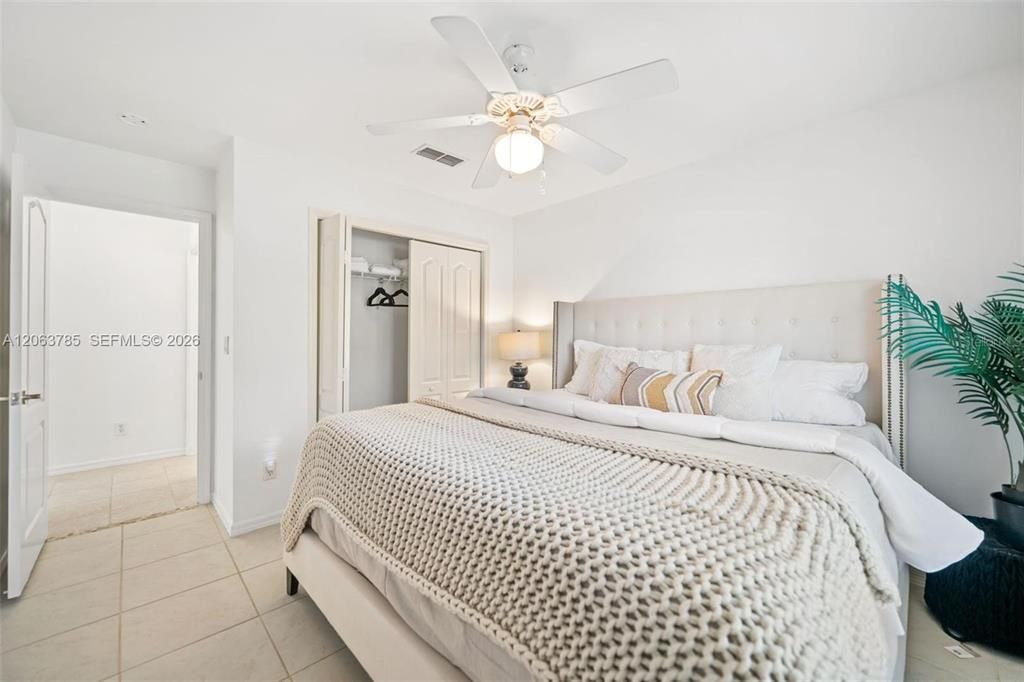 For Rent: $9,000 (3 beds, 2 baths, 1645 Square Feet)