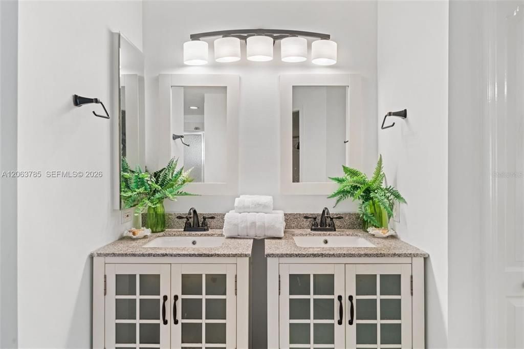 For Rent: $9,000 (3 beds, 2 baths, 1645 Square Feet)