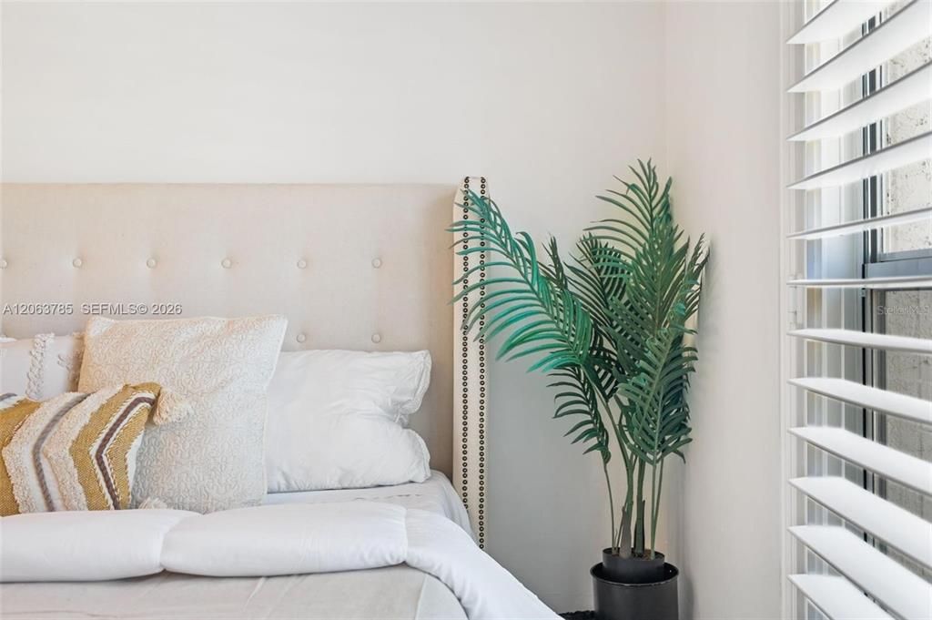 For Rent: $9,000 (3 beds, 2 baths, 1645 Square Feet)
