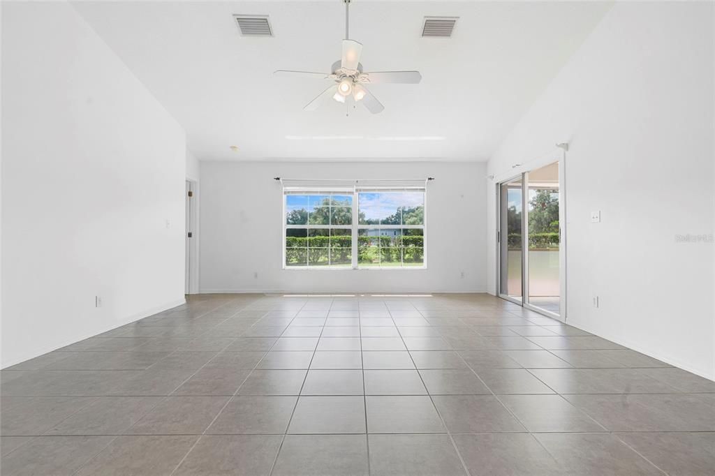 En Venta: $330,000 (3 camas, 2 baños, 1403 Pies cuadrados)