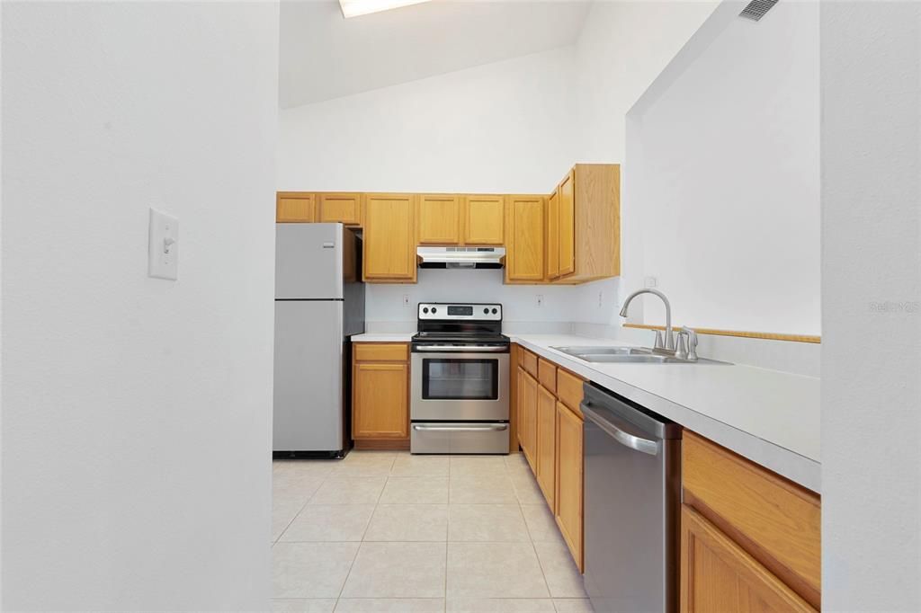 En Venta: $330,000 (3 camas, 2 baños, 1403 Pies cuadrados)
