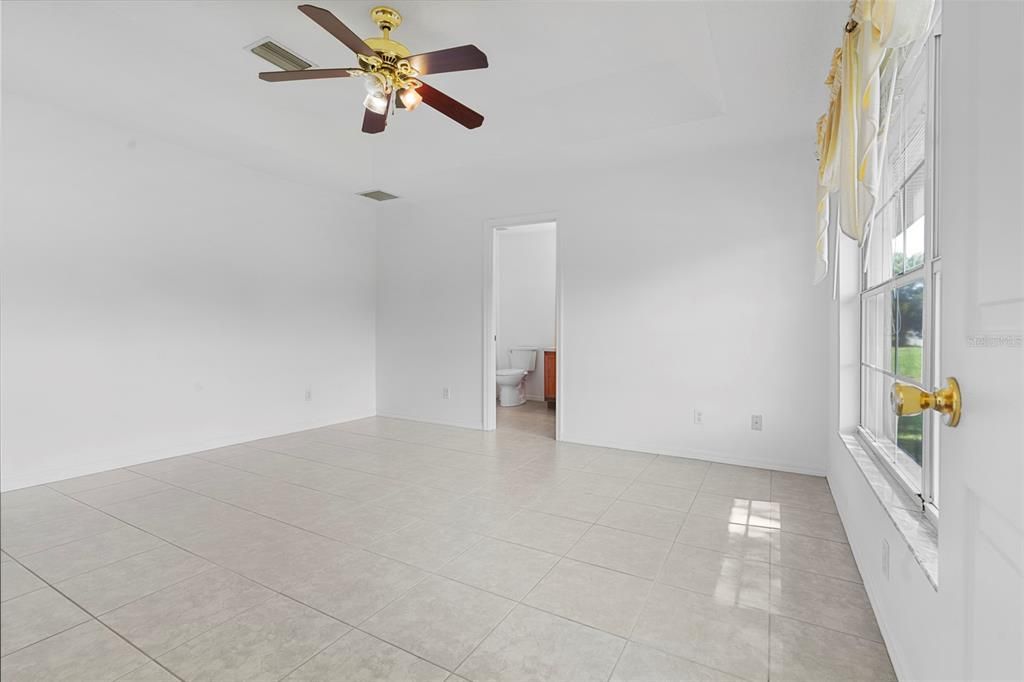 En Venta: $330,000 (3 camas, 2 baños, 1403 Pies cuadrados)