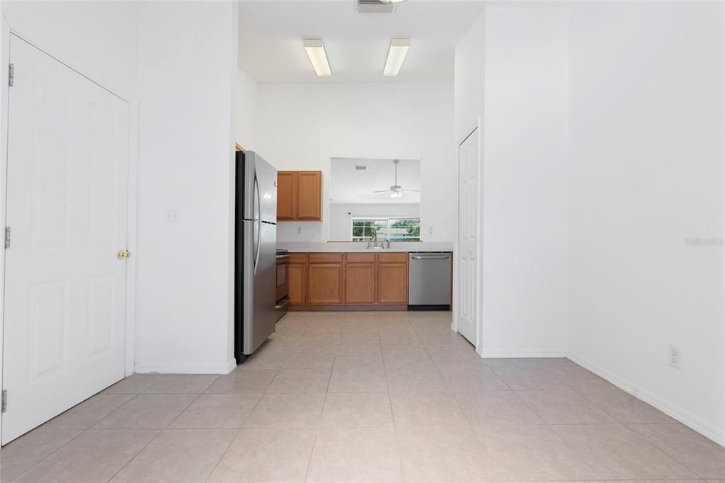 En Venta: $330,000 (3 camas, 2 baños, 1403 Pies cuadrados)