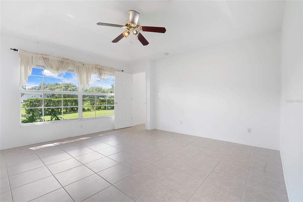 En Venta: $330,000 (3 camas, 2 baños, 1403 Pies cuadrados)