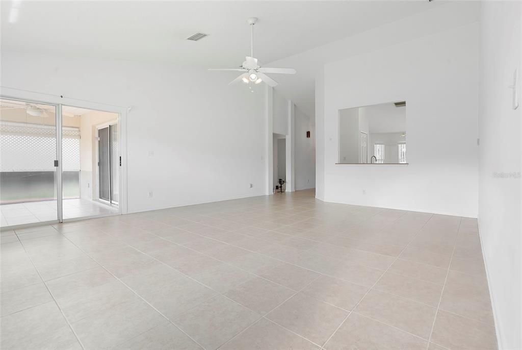 En Venta: $330,000 (3 camas, 2 baños, 1403 Pies cuadrados)