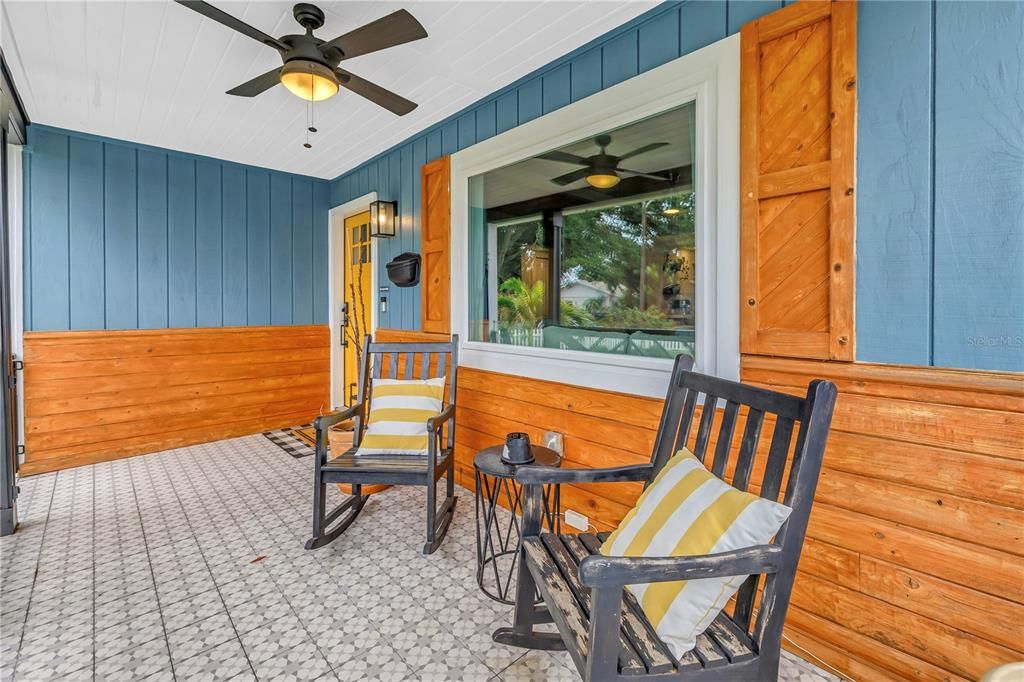 Activo con contrato: $689,000 (3 camas, 2 baños, 1978 Pies cuadrados)