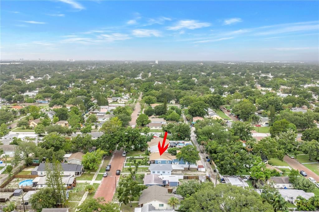 Activo con contrato: $689,000 (3 camas, 2 baños, 1978 Pies cuadrados)