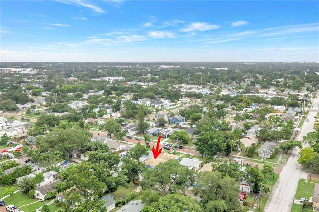 Activo con contrato: $689,000 (3 camas, 2 baños, 1978 Pies cuadrados)