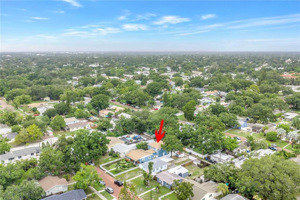 Activo con contrato: $689,000 (3 camas, 2 baños, 1978 Pies cuadrados)