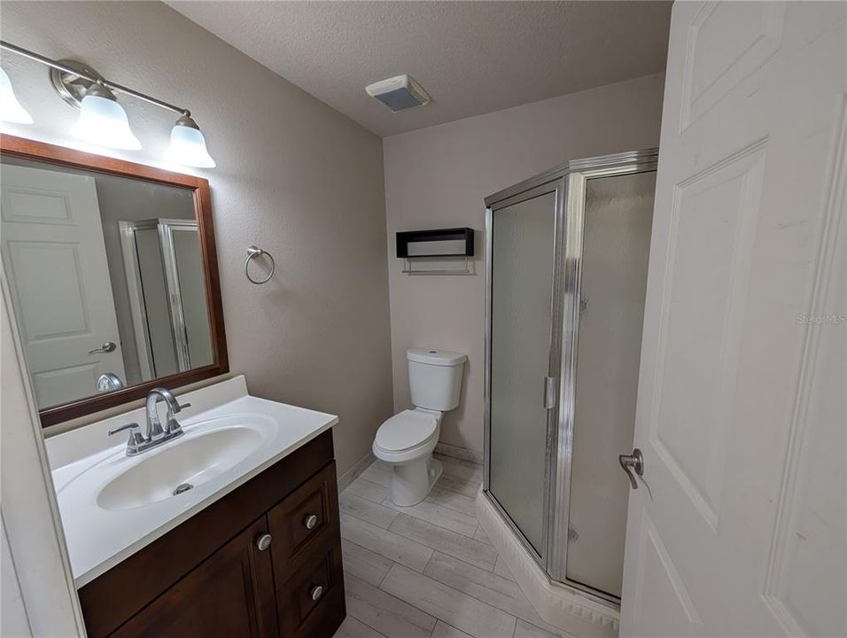 For Sale: $179,900 (2 beds, 2 baths, 924 Square Feet)