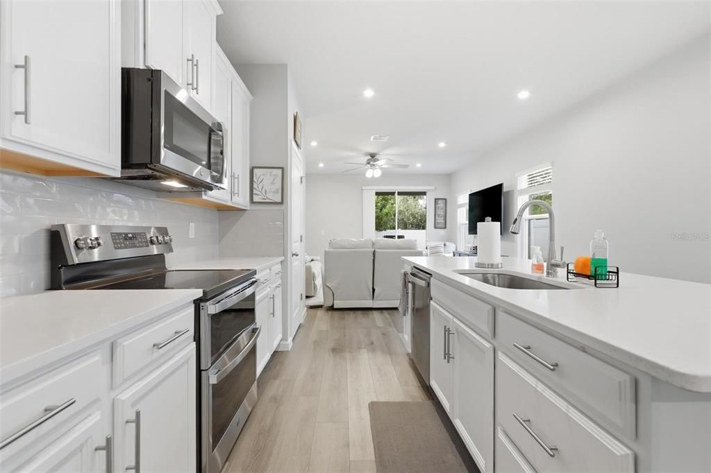 For Sale: $325,000 (3 beds, 2 baths, 1500 Square Feet)