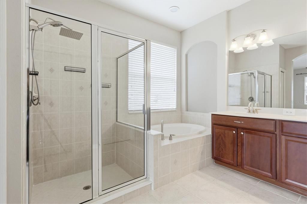 For Sale: $369,900 (3 beds, 2 baths, 1700 Square Feet)