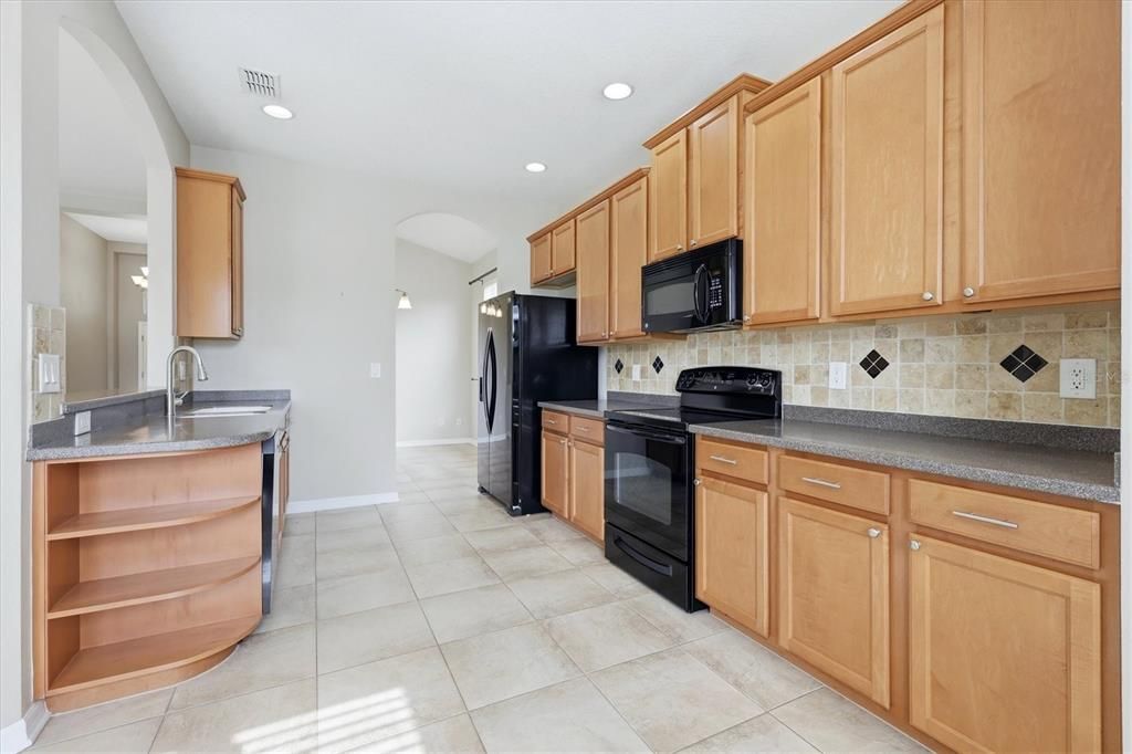 For Sale: $369,900 (3 beds, 2 baths, 1700 Square Feet)