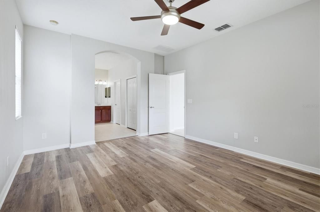 For Sale: $369,900 (3 beds, 2 baths, 1700 Square Feet)