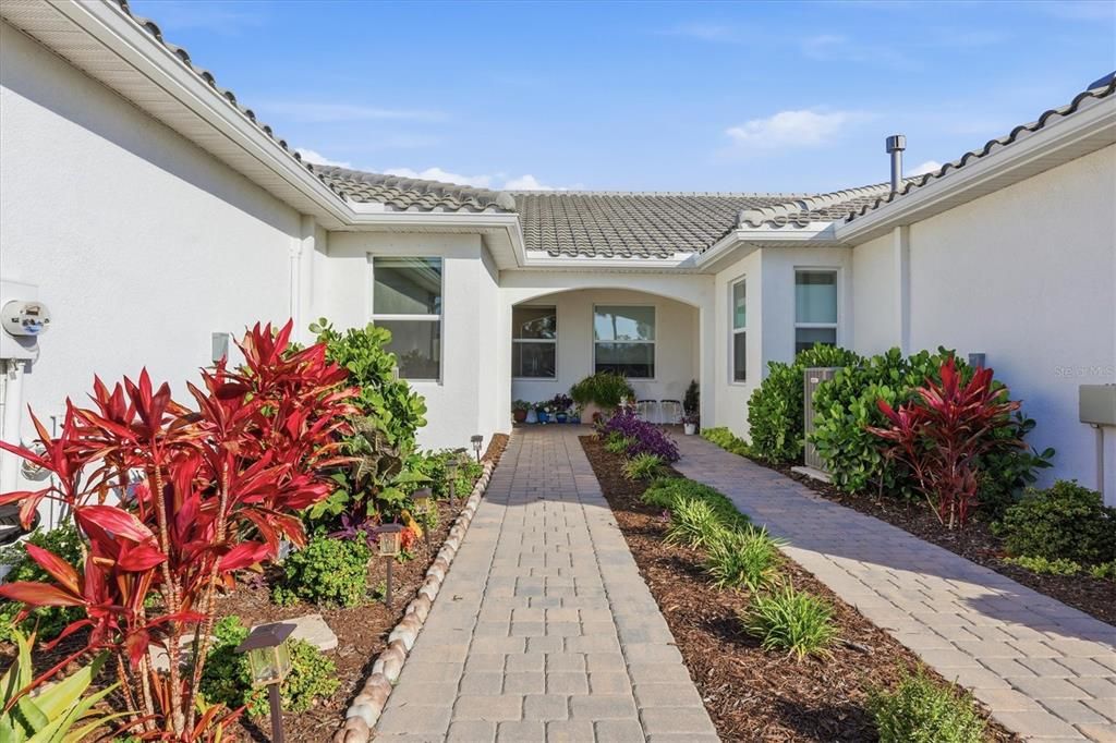 For Rent: $2,500 (2 beds, 2 baths, 1602 Square Feet)